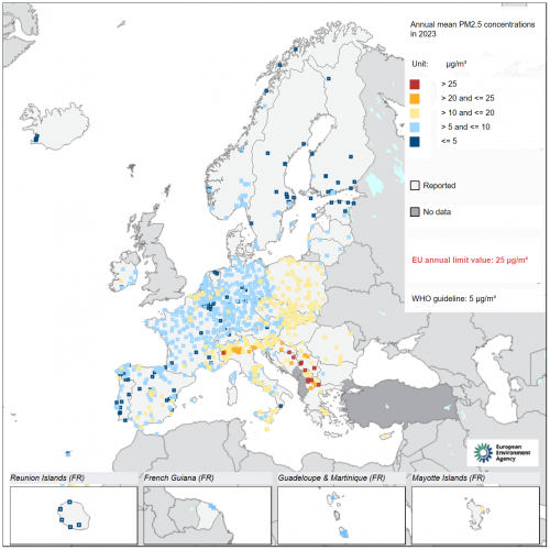 Mapa stężenia PM2,5 w 2023 r. w odniesieniu do rocznej wartości dopuszczalnej UE i rocznego poziomu wytycznych WHO